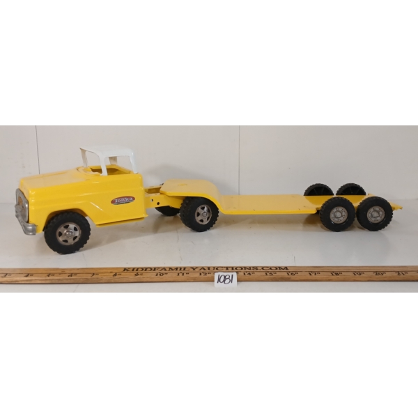 TONKA PRESSED STEEL FLAT-BED TRUCK