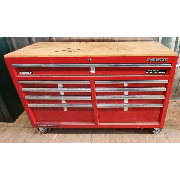 HUSKY MOBILE WORKBENCH 