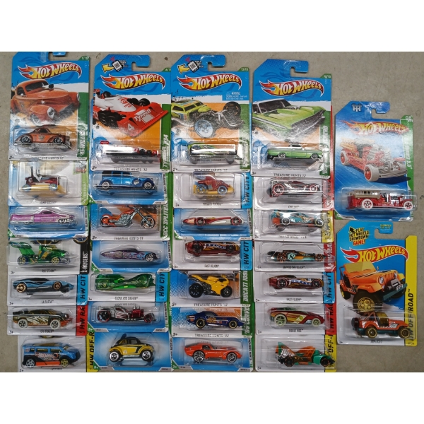LOT OF 30 - HOTWHEELS / MATCHBOX - RIG STORM, LA FASTA, SPEEDBOX, ETC