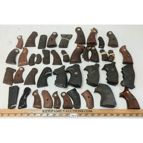 QTY OF MISC HANDGUN GRIPS