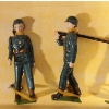 Image 3 : LOT OF 2 - BRITAINS SOLDIERS LEAD FIGURES - NO. 2021 & 2033 U.S. ARMY POLICE & INFANTRY