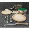 Image 2 : JOB LOT - MISC SERVING WARE - INCL BUTTER KNIFE, TRIVETS, ETC