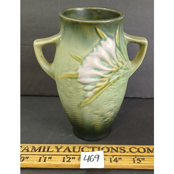 ROSEVILLE FREESIA POTTERY VASE