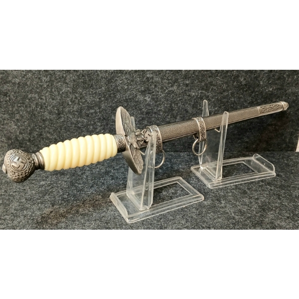 WWII GERMAN HEER OFFICER'S DAGGER W/ SCABBARD