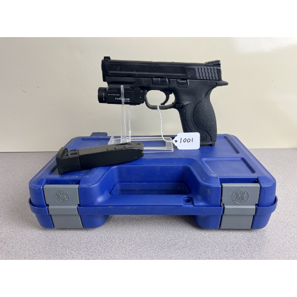 SMITH & WESSON M&P40 IN .40 S&W - RESTRICTED 
