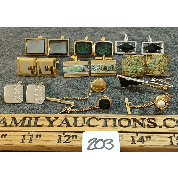 QTY OF CUFFLINKS