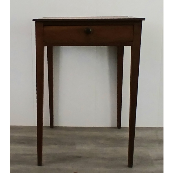 SINGLE DRAWER CHERRY SIDE TABLE