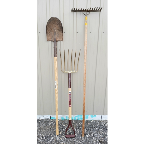 LOT OF 3 - SHOVEL, RAKE & MANURE FORK 