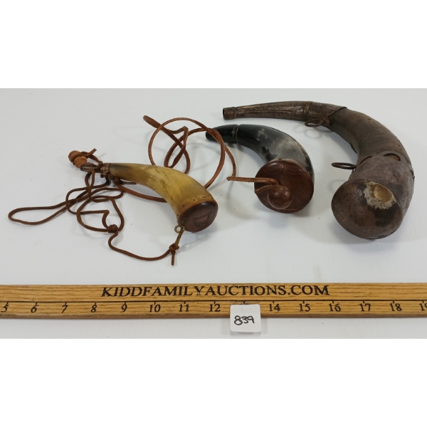 LOT OF 3 - POWDER HORNS - INCL 1700'S POWDERHORN