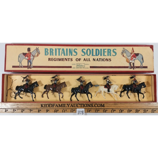 BRITAINS SOLDIERS LEAD FIGURES - NO. 138 CUIRASSIERS