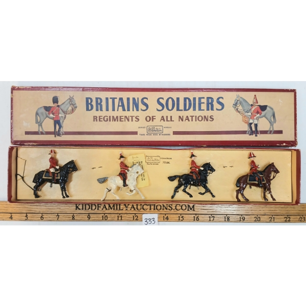 BRITAINS SOLDIERS LEAD FIGURES - NO. 201 GENERAL STAFF OFFICERS