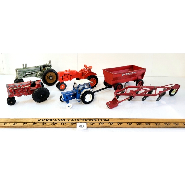 LOT OF 6 - DIECAST / PLASTIC TRACTORS & TRAILER - INCL ALLIS-CHALMERS, MCCORMICK-DEERING, ETC
