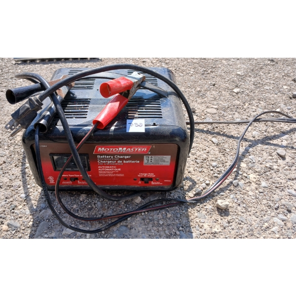 MOTOMASTER BATTERY CHARGER