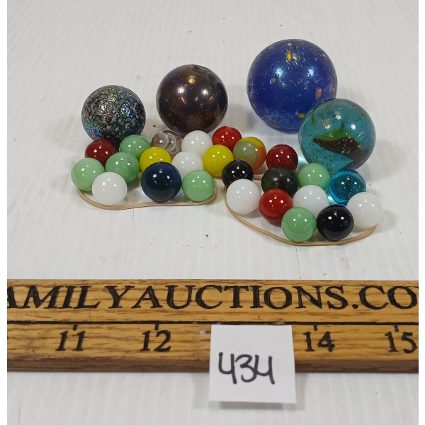 SMALL QTY OF MARBLES