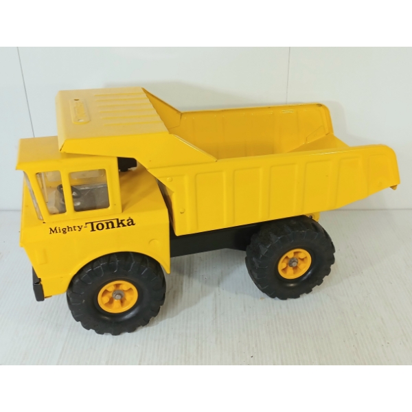 TONKA PRESSED STEEL MIGHTY DUMP TRUCK