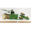 Image 5 : LOT OF 2 - JOHN DEERE DIECAST TRACTOR & HAY BALER 