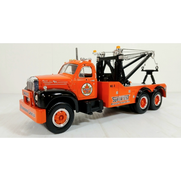FIRST GEAR DIECAST 1960 MACK B-61 TOW TRUCK MODEL 