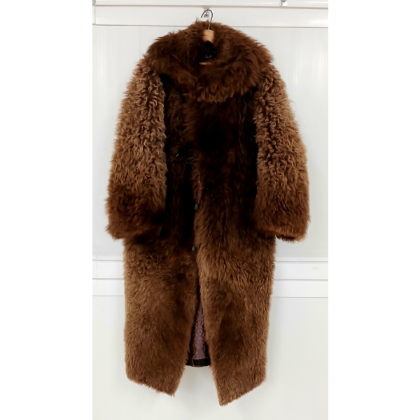PRINCE ALBERT FUR CO. MEN'S BUFFALO PELT COAT - CIRCA 1932-1942