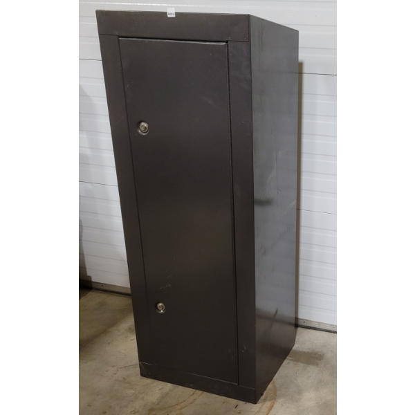 UNMARKED GUN CABINET W/ KEY