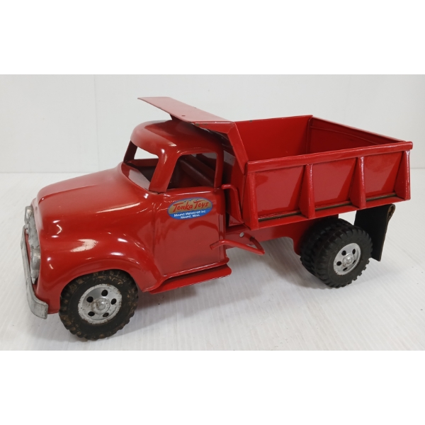 TONKA TOYS PRESSED STEEL HYDRAULIC DUMP TRUCK
