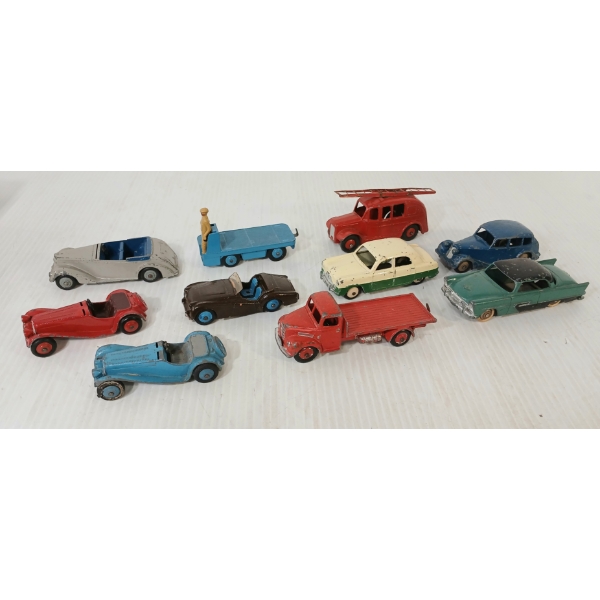 LOT OF 10 - DINKY TOYS DIECAST CARS - FORD ZEPHYR, PLYMOUTH BELVEDERE, TRIUMPH, ETC