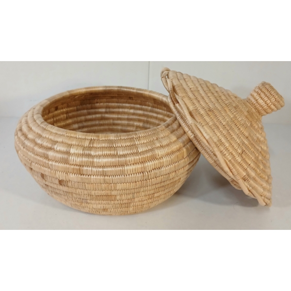 LIDDED GRASS BASKET BY GARMEL RICH
