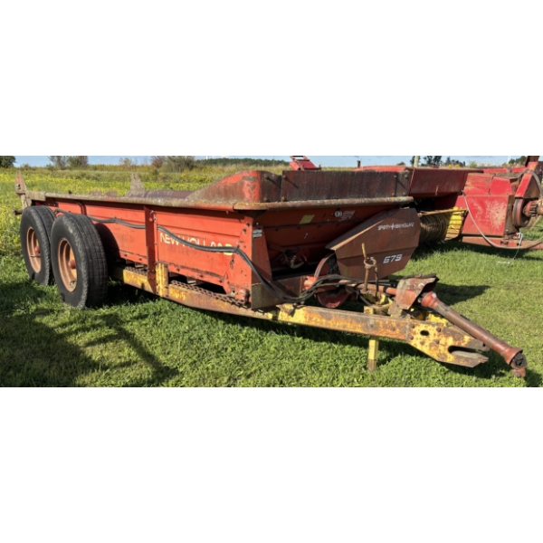 NEW HOLLAND MANURE SPREADER - MODEL 679 - STEEL FLOOR
