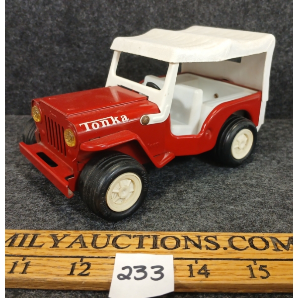 TONKA PRESSED STEEL & PLASTIC JEEP