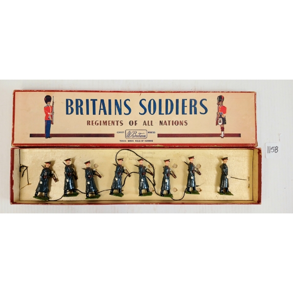 BRITAINS SOLDIERS LEAD FIGURES - NO. 2027 RUSSIAN INFANTRY