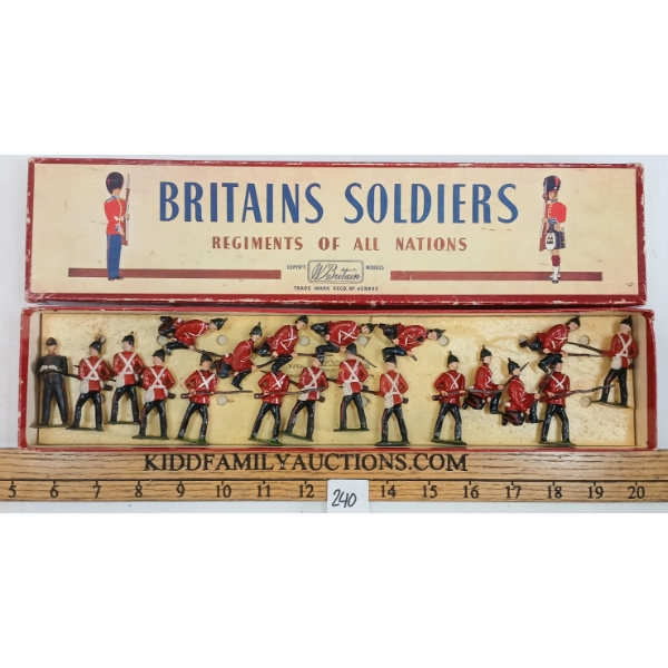 BRITAINS SOLDIERS LEAD FIGURES - NO. 17 THE PRINCE ALBERT'S OWN SOMERSET LIGHT INFANTRY