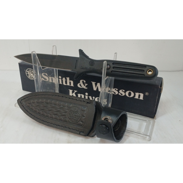 SMITH & WESSON BOOT KNIFE W/ SHEATH