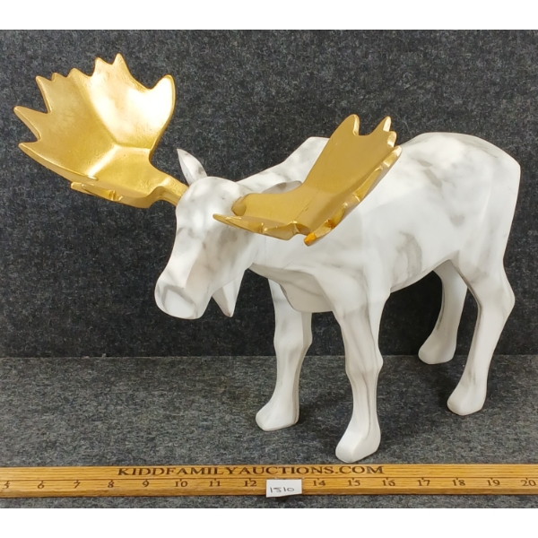 MOOSE FIGURE