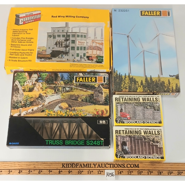 LOT OF 6 - N SCALE TRACKSIDE ACCESSORIES & KITS - WIND TURBINES, REDWING MILLING CO., ETC