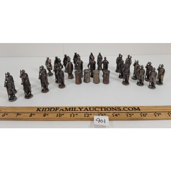 LOT OF 30 - LEAD MEDIEVAL SOLDIERS