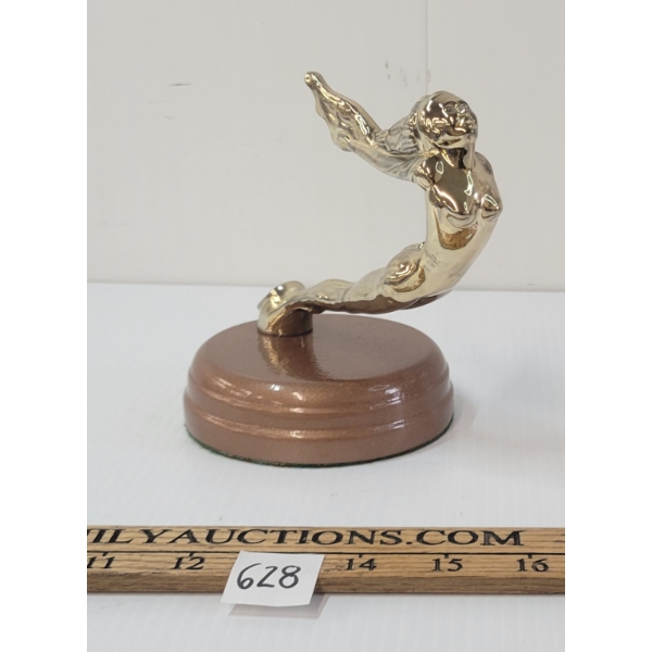 1940'S CADILLAC HOOD ORNAMENT