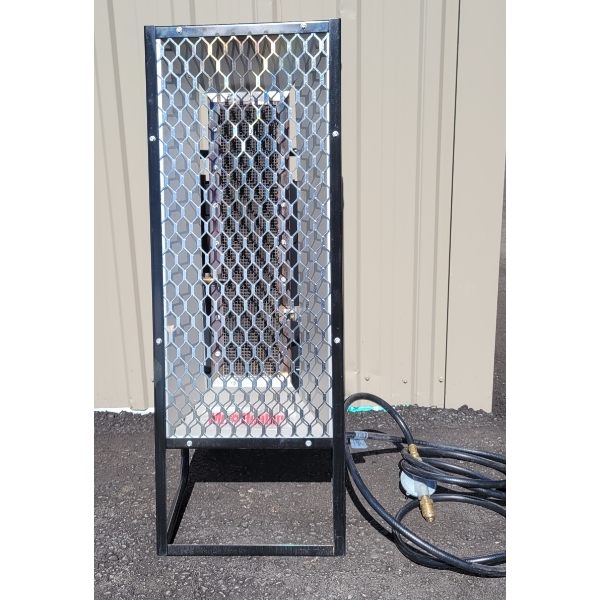 MR HEATER 35000 BTU PROPANE HEATER - 34 X 12 IN