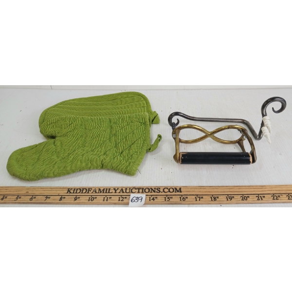 LOT OF 4 - POTTERY BARN OVEN MIT & POT HOLDER, ORNATE HAND TOWEL RACK & BRASS TOILET PAPER HOLDER