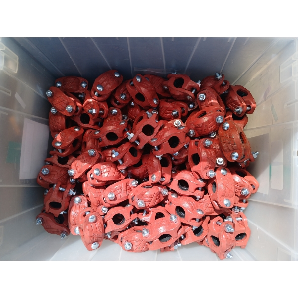 QTY OF ZERO FLEX VICTAULIC STYLE PIPE CLAMPS