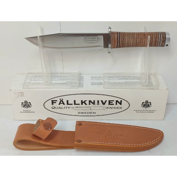 FALLKNIVEN SWEDISH KNIFE W/ LEATHER SHEATH