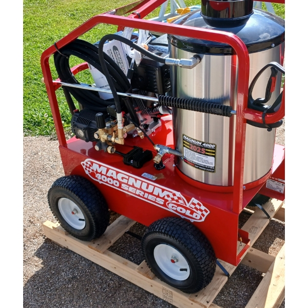 MAGNUM GOLD 4000 HOT WATER PRESSURE WASHER - NEW - S/N 261496
