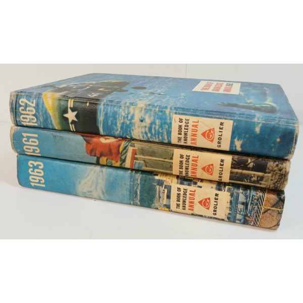 LOT OF 3 - 1961-1963 "THE BOOK OF KNOWLEDGE ANNUAL" BY GROILER SOCIETY OF CANADA - HARDCOVER BOOKS