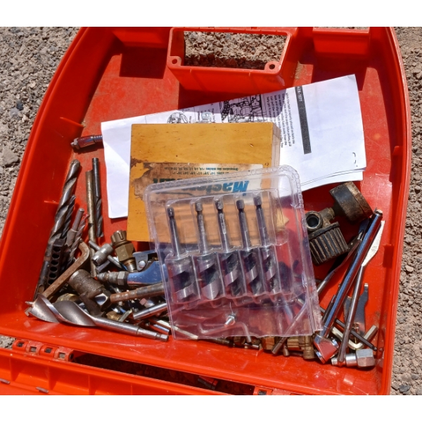 JOB LOT - BLACK & DECKER TOOL BOX W/ ACCESS - INCL BITS