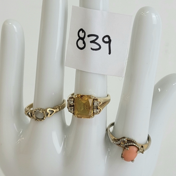 LOT OF 3 - GOLD RINGS - INCL 10KT