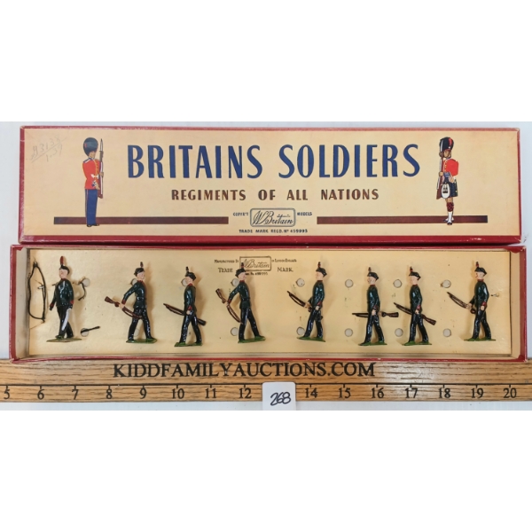 BRITAINS SOLDIERS LEAD FIGURES - NO. 2072 KING'S ROYAL RIFLE CORPS