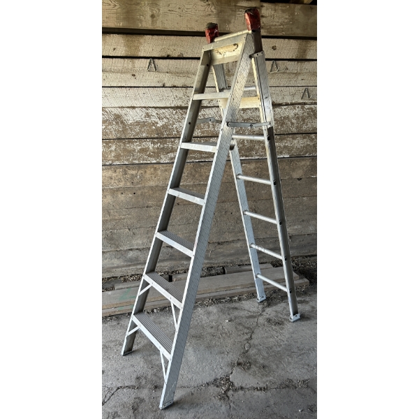 ALUM EXT / STEP LADDER - 7 FOOT