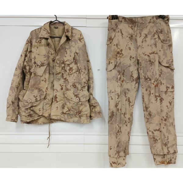 LOT OF 2 - DESERT CAMO PANTS & JACKET
