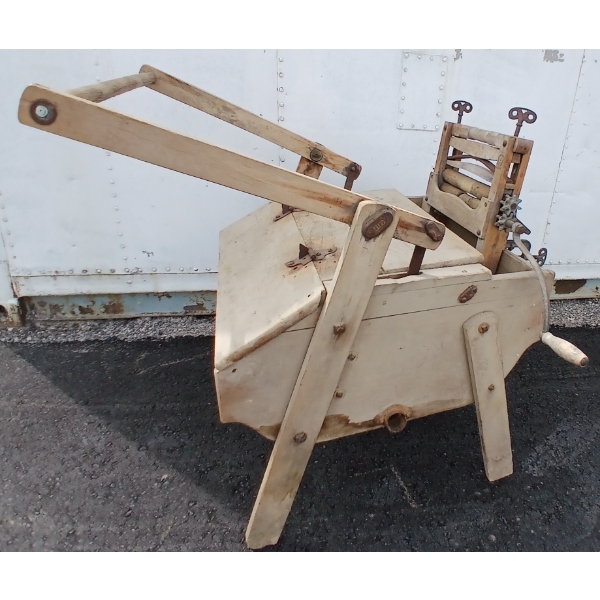 VINTAGE WRINGER WASHER
