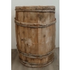 Image 4 : PRIMITIVE WOOD BANDED BARREL
