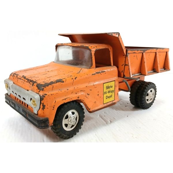 TONKA PRESSED STEEL DUMP TRUCK - STATE HI-WAY DEPT