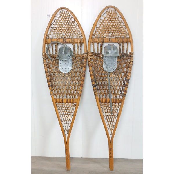PAIR OF FABER SNOWSHOES